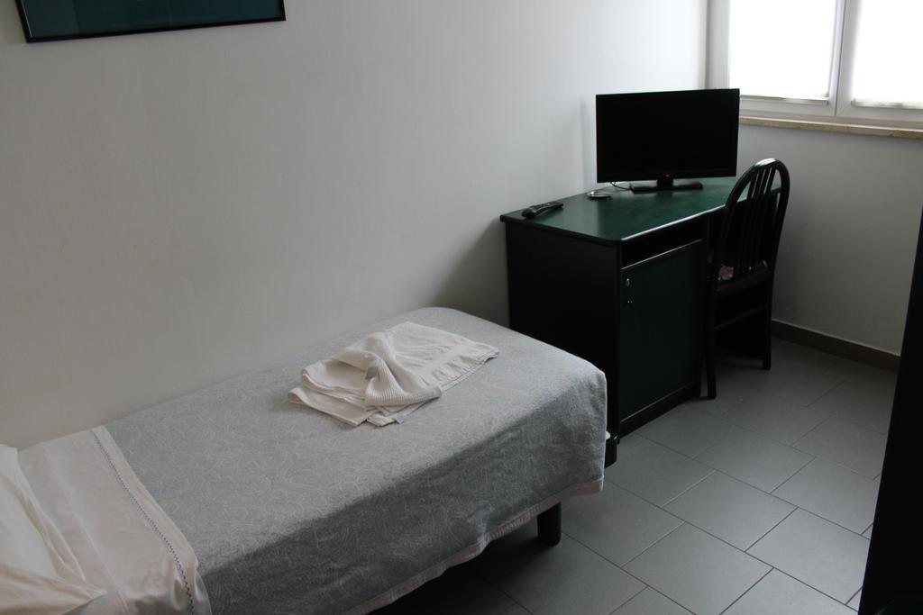 Hotel La Torretta Bramante Rimini Kamer foto